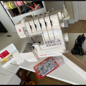 Brand new Singer Professional 5 Overlock/Coverlock